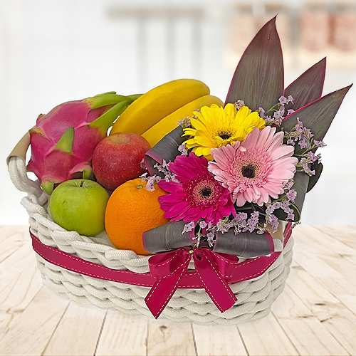 Flowers And Fresh Fruits Hamper-Birthday Flower And Fruit Combo