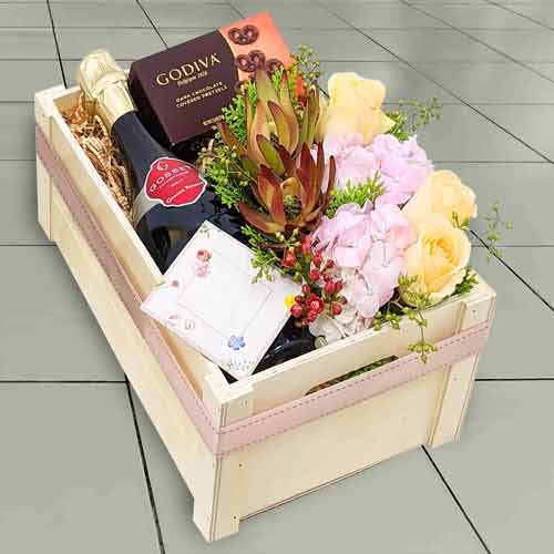 Brut Champagne With Chocolate And Flower-Ideas For Birthday Gifts